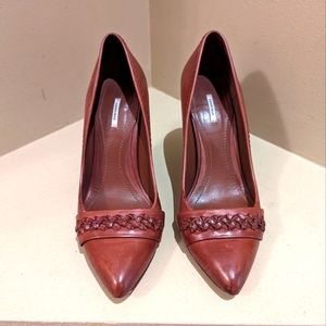 Leon Max Brown Pumps